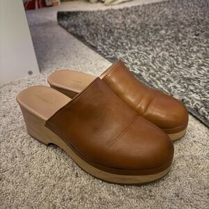Old Navy Brown Leather-Look Clog Mules